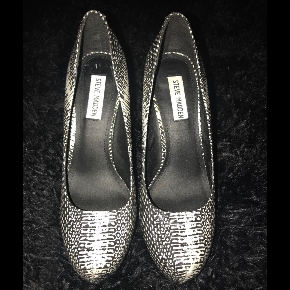 Steve Madden Nala Platform Pumps